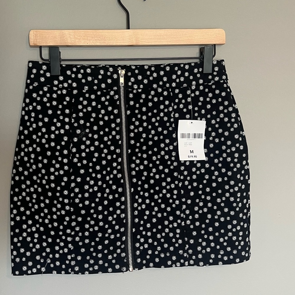 Forever 21 Floral Skirt - Picture 2 of 3